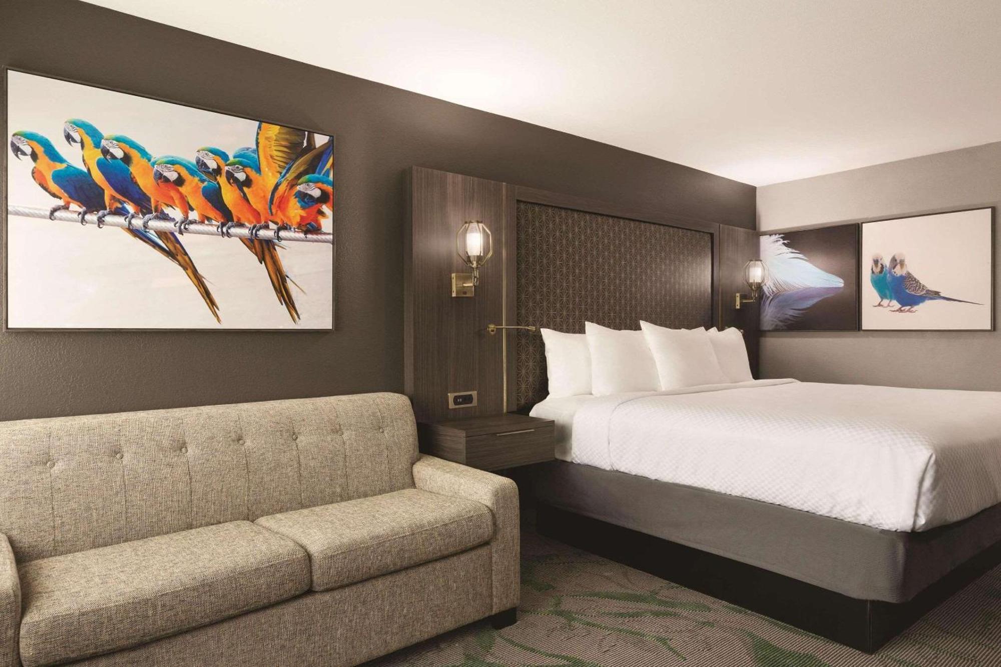 Radisson Hotel McAllen Airport Exterior foto